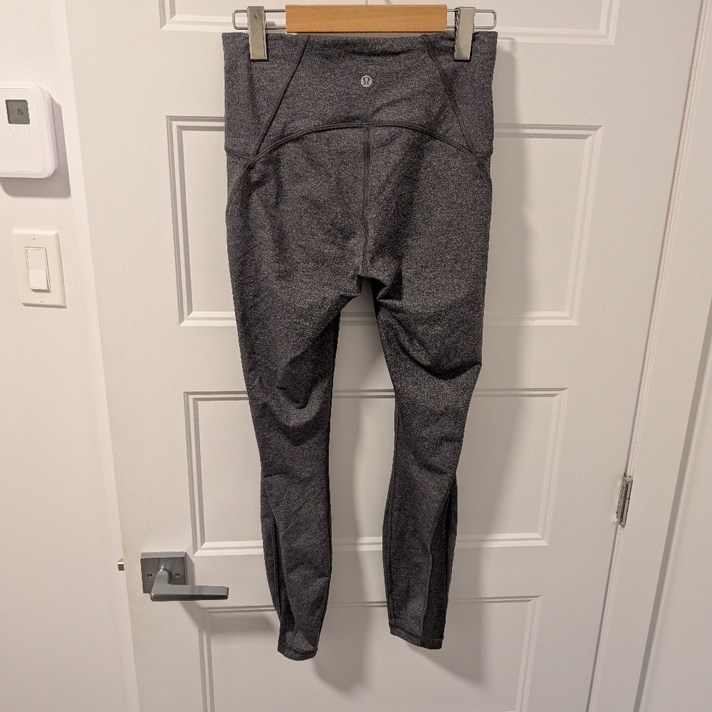 Lululemon/Train Times Legging Sz 6 - Picture 5 of 8